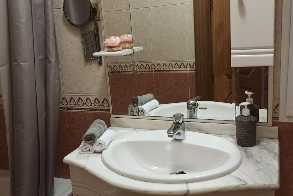 Acogedor Apartamento ¡A 10 Minutos Del Centro De Malaga! Apartman Kültér fotó